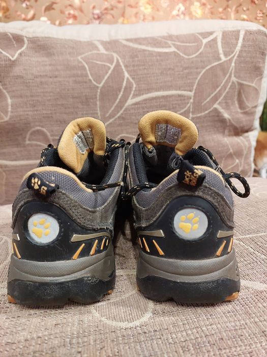 Кросовки туристические ,термо Jack Wolfskin