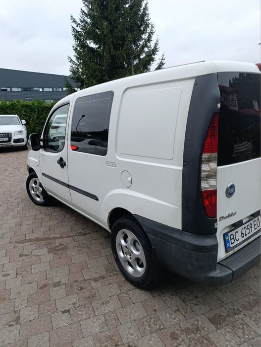 Машина Fiat Doblo
