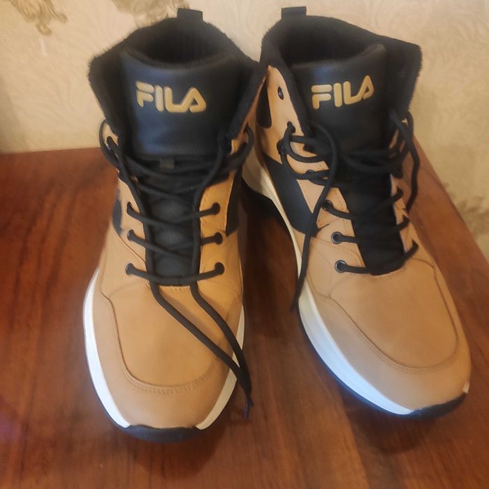 трекінгові чоловічі кроси зимові  FILA