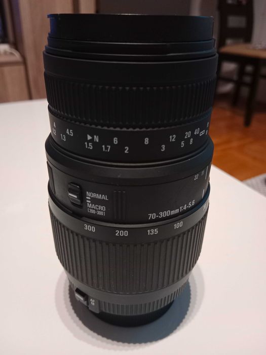 Sprzedam lustrzankę Nikon D3300