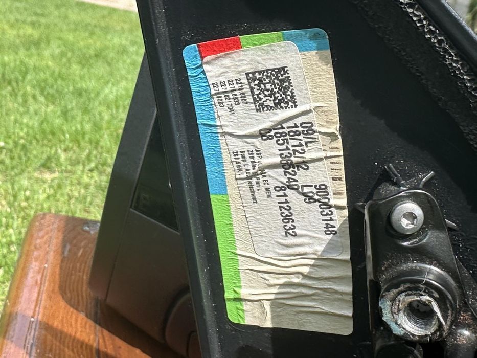 Зеркало заднього виду на Audi Q8