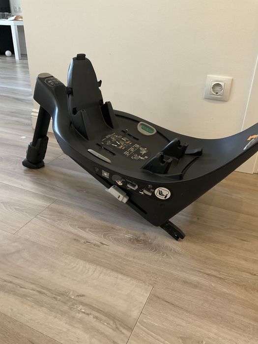 Дитяче автокрісло 360° Cybex Sirona Z i-Size (0–18 кг) з базою baze z