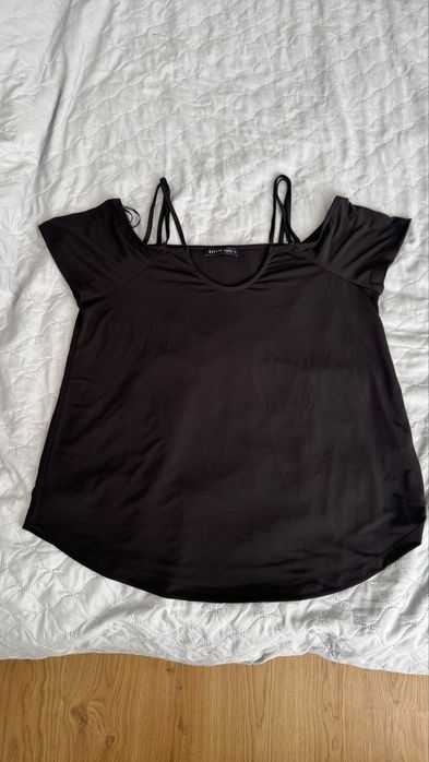 Biała bluza marki Mohito, rozmiar L