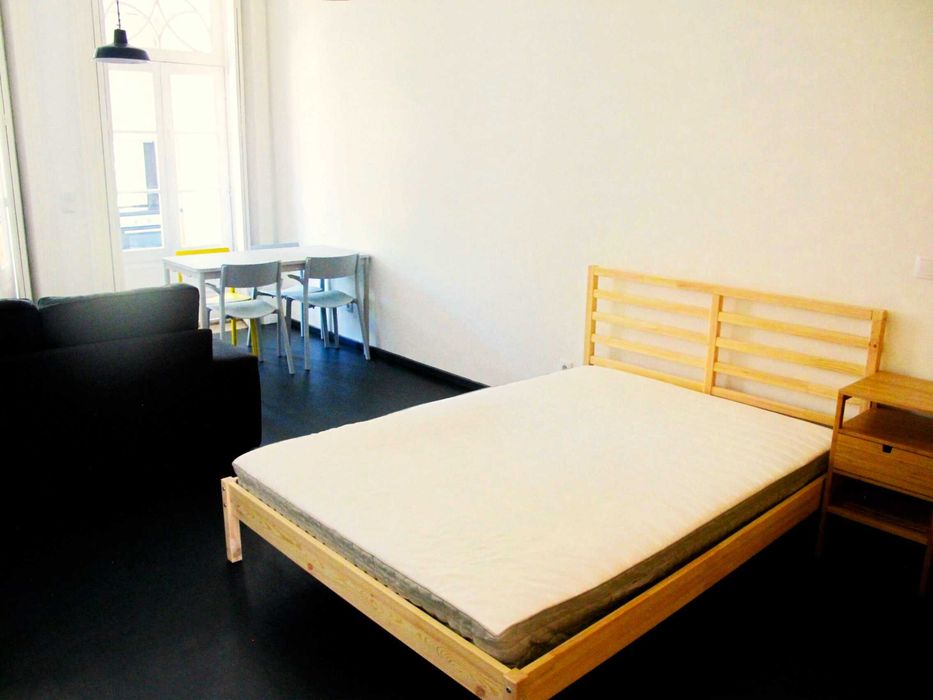 T0 mobilado Palácio de Cristal – Universidades – Internet incluída