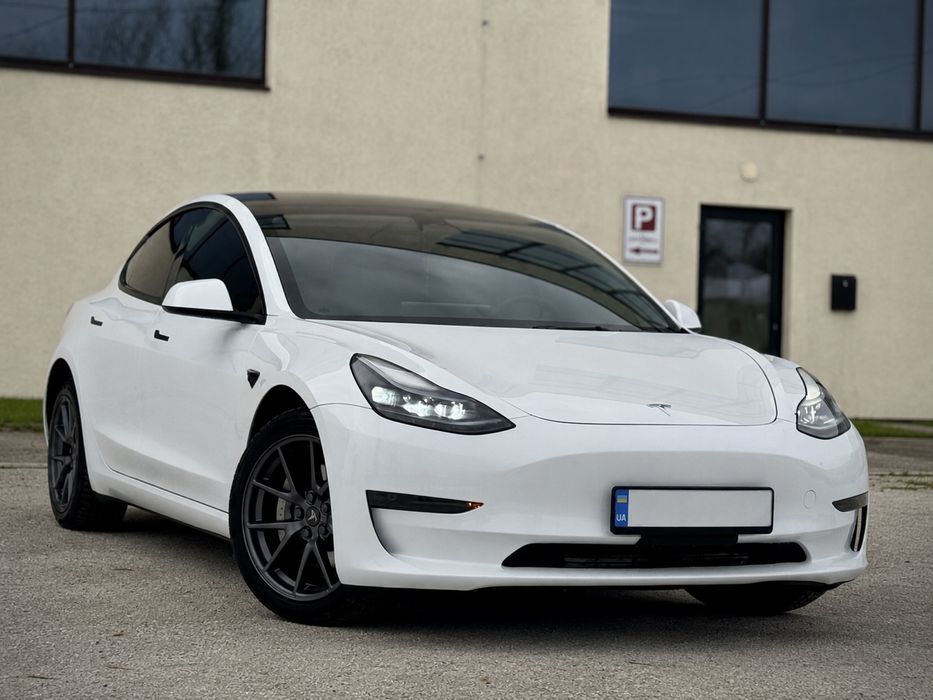 Tesla model 3 2023