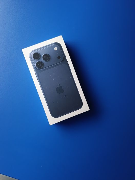 Мобільний телефон Apple iPhone 17 Pro 256GB Deep Blue