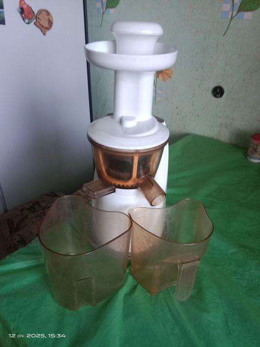 Шнекова соковижималка Bauer UH-100