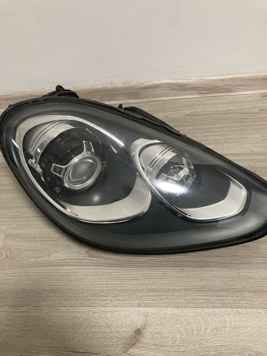 Фара Порше Кайен 958 рест