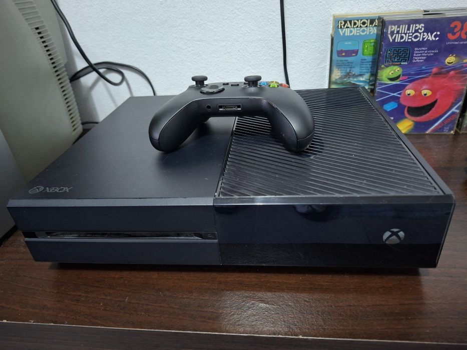 Xbox one em excelente estado tudo funcionando perfeitamente