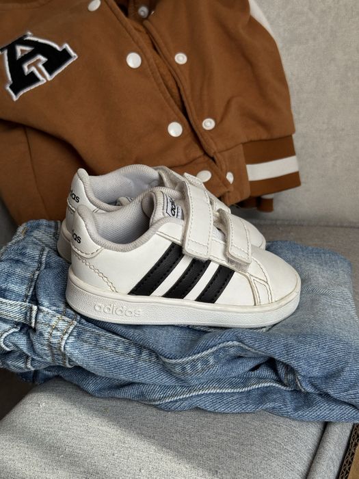 Дитячі кросівки adidas 12,5 см