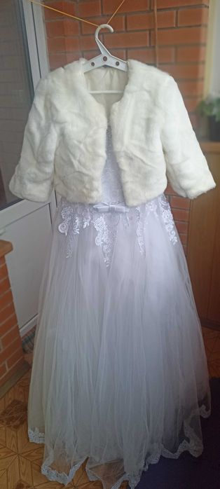 Ніжна весільна сукня