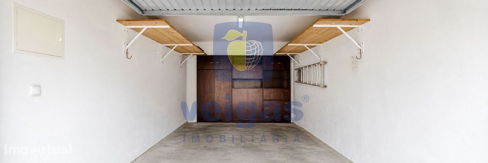 Garagem individual no centro de Alverca – uma oportunidade difícil de