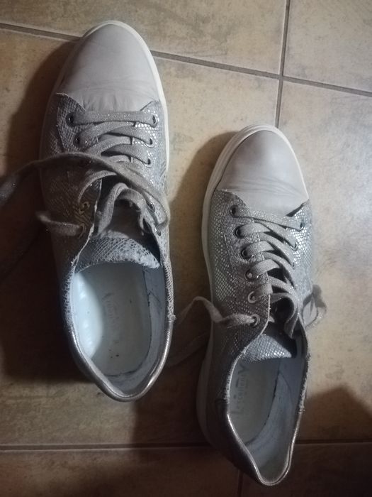 Buty roz 40. Wkładka 25 cm.