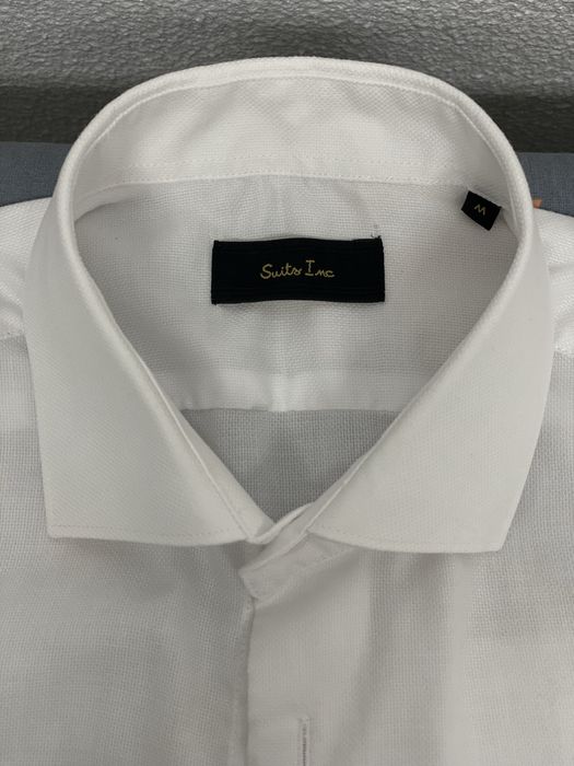 Fato slim fit , da suits inc, usado 1vez. Na compra do fato ofereço a camisa da mesma marca tam. M slim fit