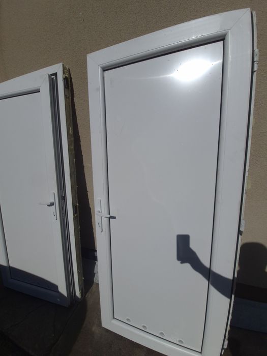 Drzwi techniczne pvc gospodarcze prawe I lewe.
