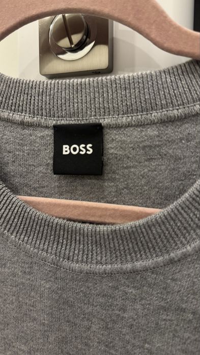 Оригінальний светр від Boss