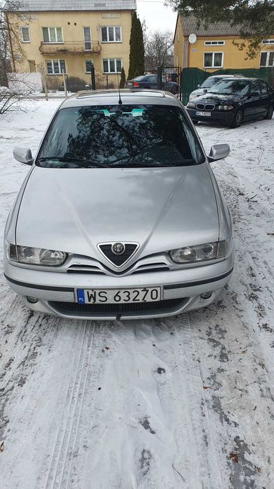 Alfa Romeo 145 samochód osobowy