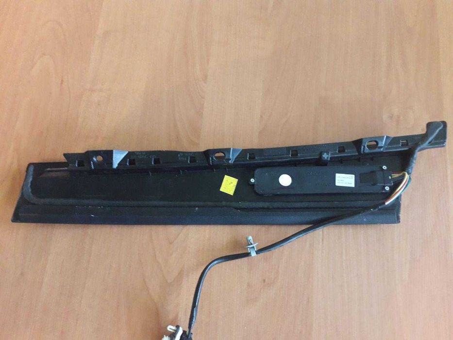 Ford Escape Titanium накладка передней двери