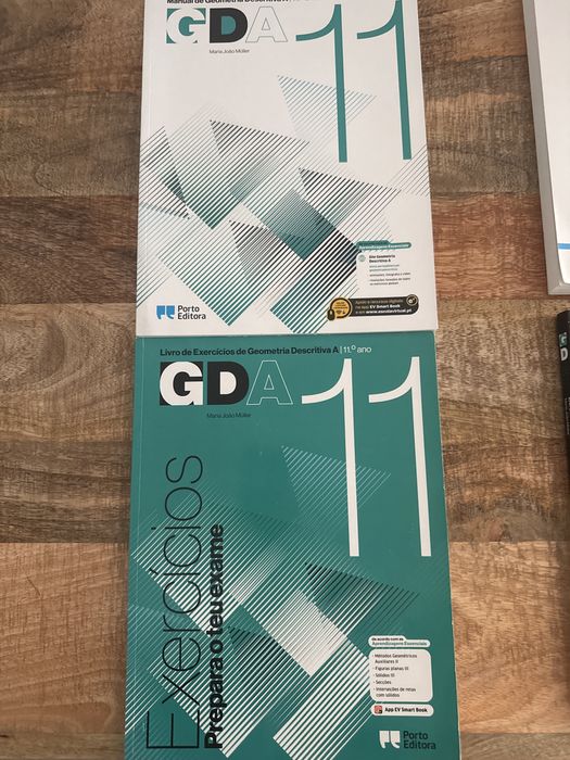 Manual de Geometria Descritiva 11 ano + Livro de exercicios