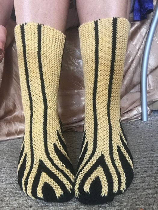 Вязаные носки, ручная работа