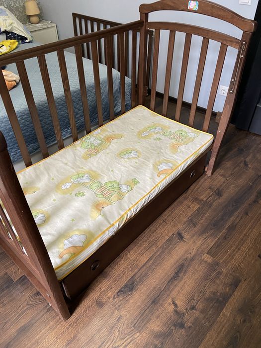 Дитяче ліжко та крісло для годування ціна 3200грн Одеса