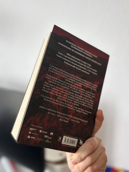 Tana French Z dala od świateł książka