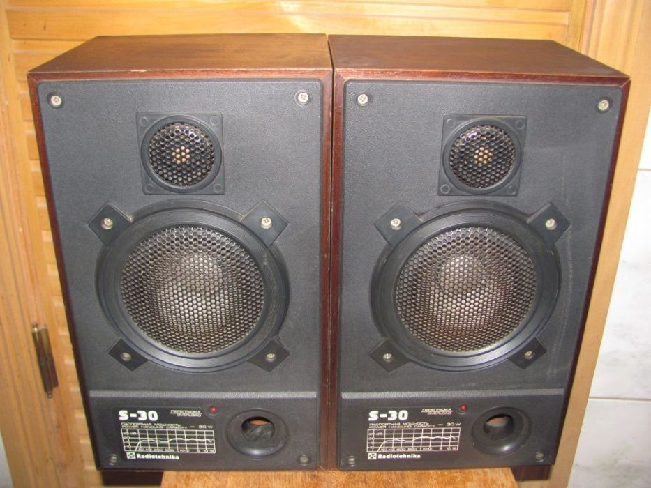 Продам 2 Колонки Radiotehnika s-30 (10АС-222) в отличном состоянии.