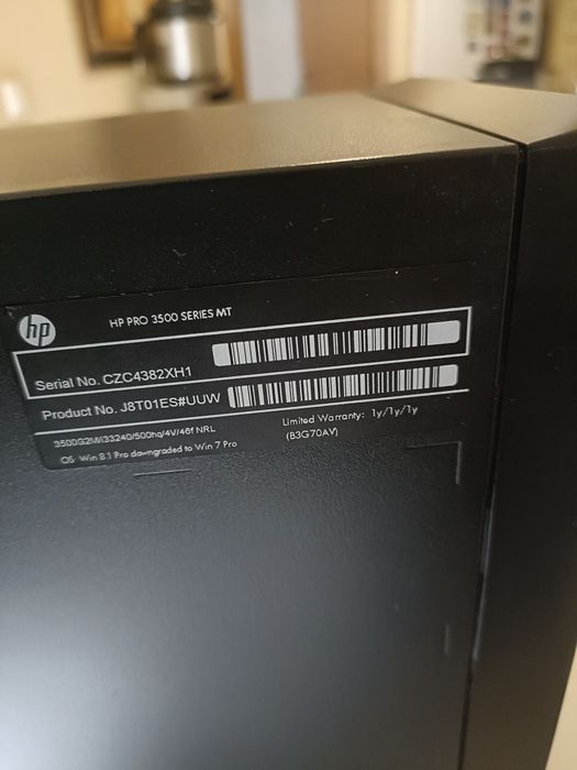 HP pro desk  Intel i3 Windows 10 pro