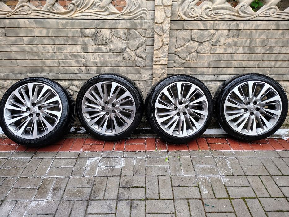 Шини Bridgestone 225/40/18 з оригінальними дисками, GM 5*105 R18x7.5J IS44