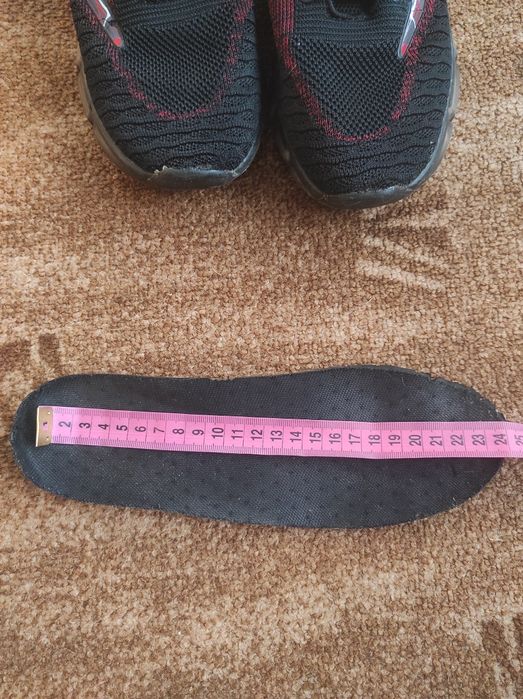 Осенне-весенние кроссовки 39 р.