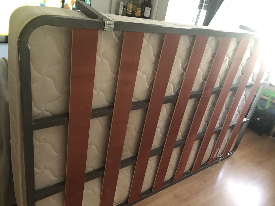 Estrado cama com colchão