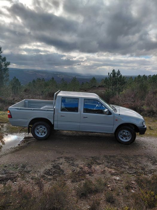 Opel Campo 4x4 em excelente estado
