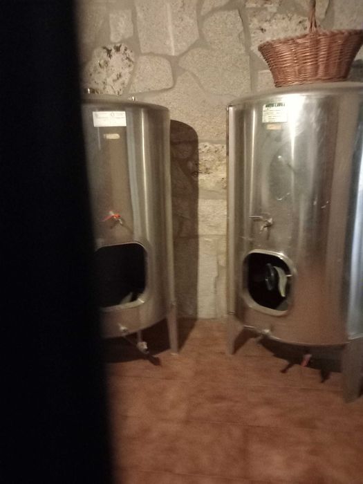 Prensa Hidráulica & Cubas em Inox de 250 e 1000 litros