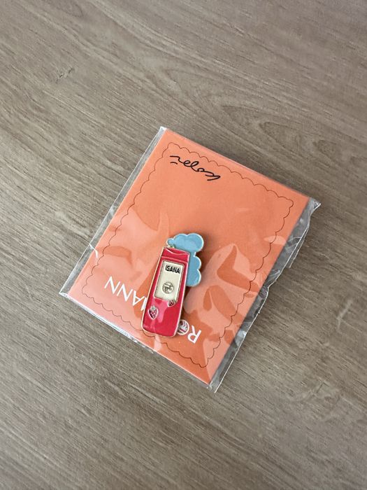 Przypinki Piny Rossmann+ gratis naklejki