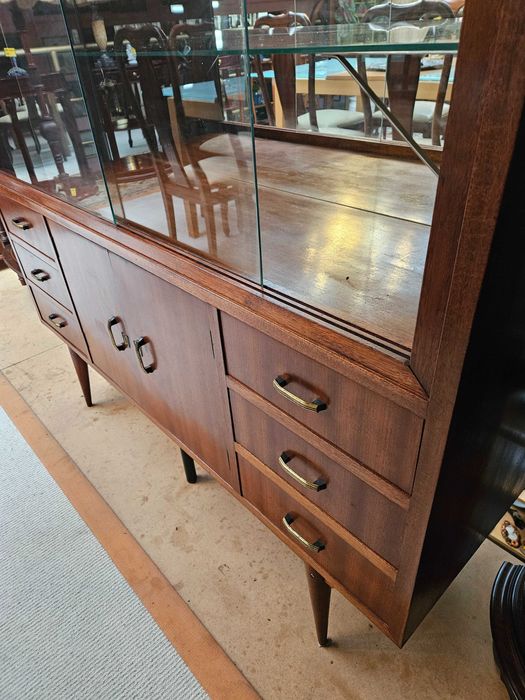 Cristaleira - Bom estado geral