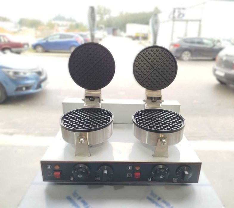 Máquina de Waffles Dupla - NOVA