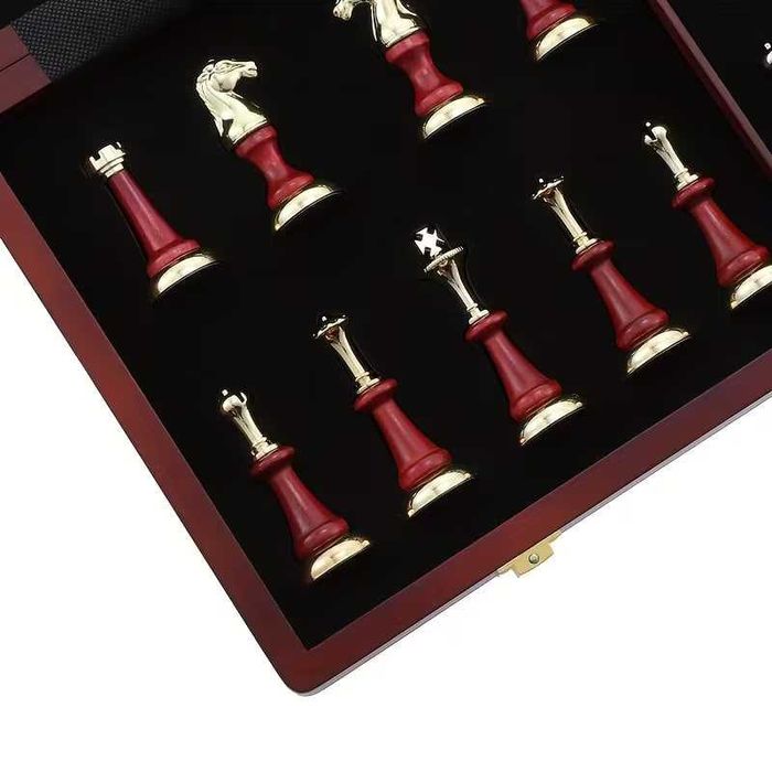 Великі подарункові шахи з металевими фігурами та дерев’яною дошкою 45