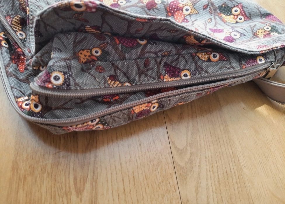 Mala e carteira com mochos para menina ou mulher