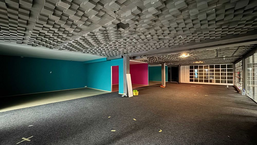 ПРОДАЖ окремого приміщення 1475м2 та ВЛАСНОЇ фасадної ділянки 42 СОТОК