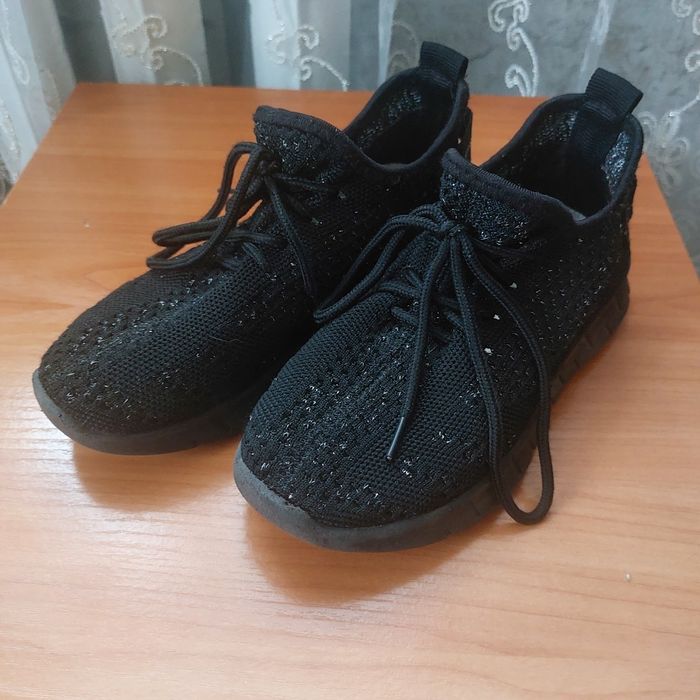 Кросівки, кроси, взуття, кеди, іззі