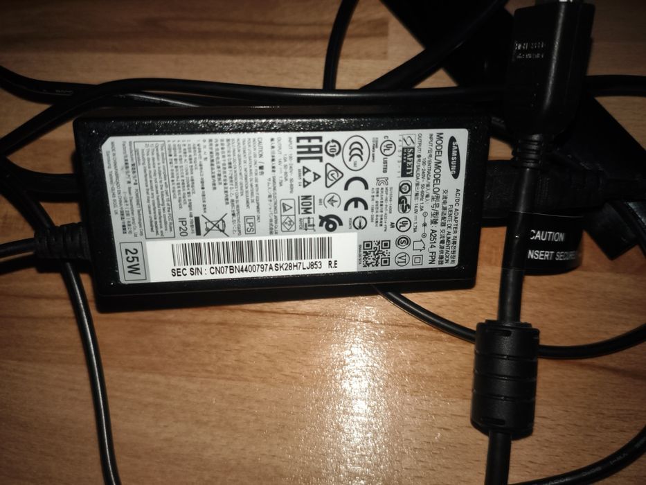 Samsung 22" 60 герц / Монитор LS22E390HSO