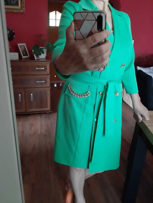 Piękny płaszczyk, sukienka