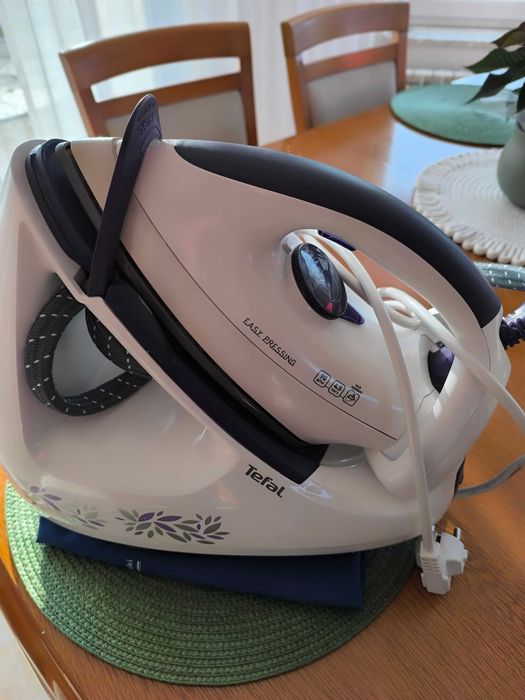 Stacja parowa generator pary Tefal  Easy Pressing