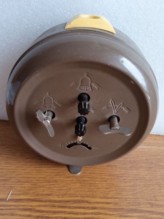 Будильник часы рабочий