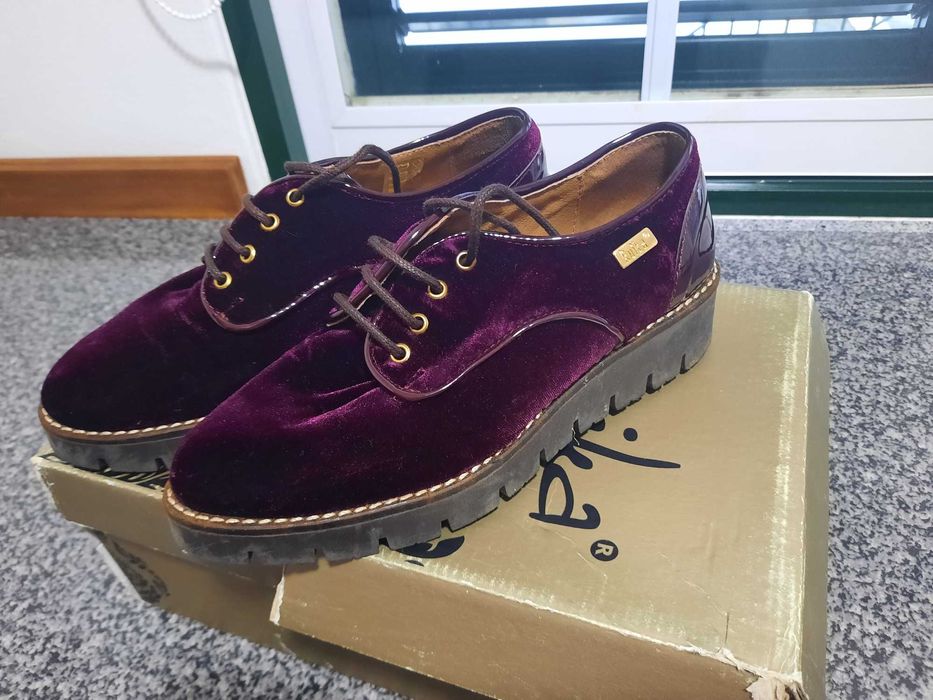 Sapatos bordoux Ruika