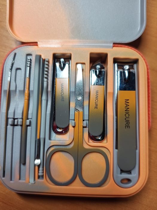 Манікюрний набір 9 предметів