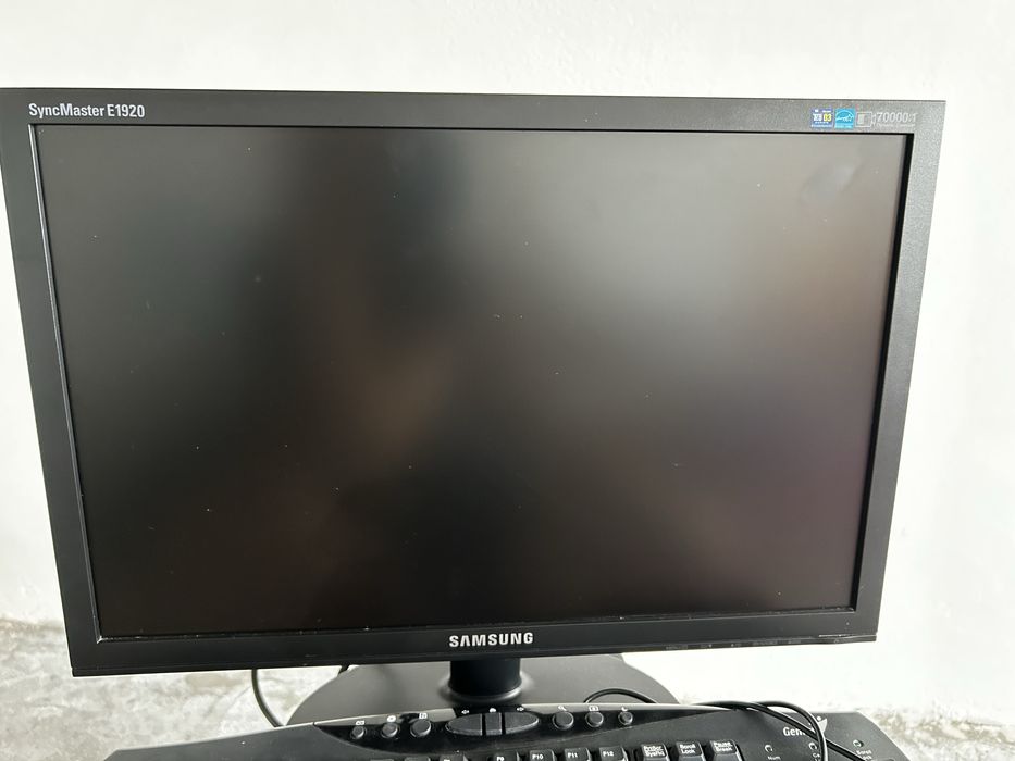 Монітор, блок, клавіатура