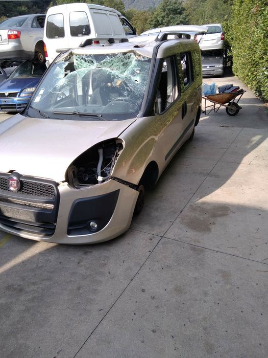 Есть запчасти на Фиат Добло263 1.4бензин 95л.с 70кв 2011 год пассажир