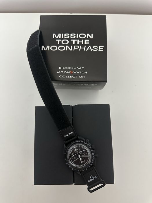 Omega x Swatch Mission To The MoonPhase Snoopy Preto