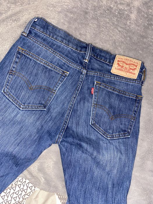 джинси левайс скині